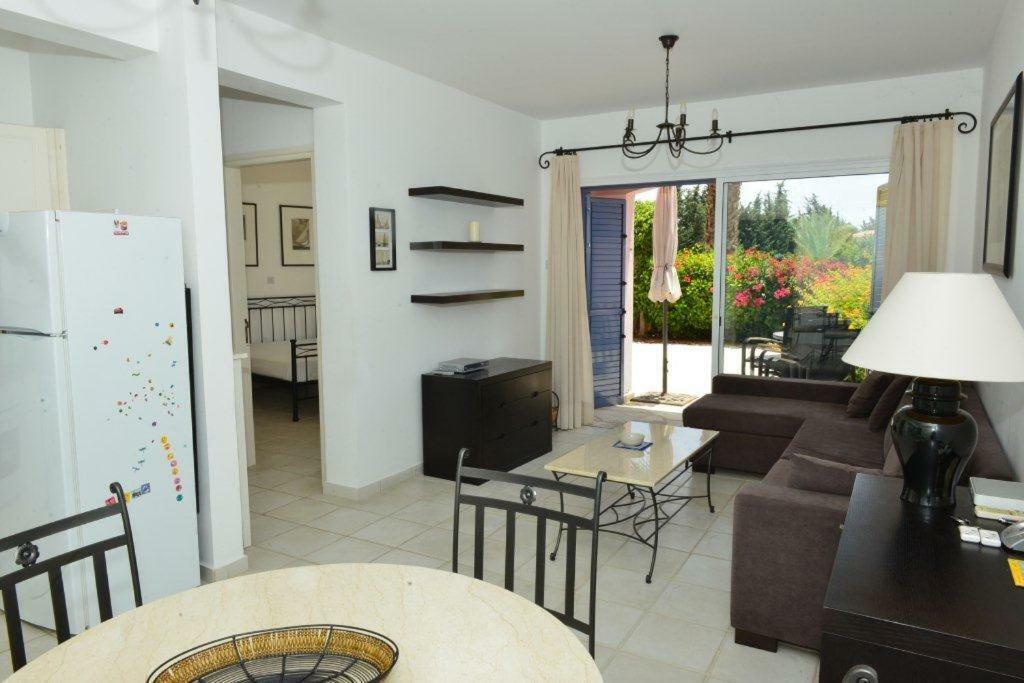 Limnaria Villas Sunny Garden Apartment Paphos Exterior foto