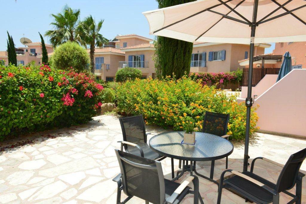 Limnaria Villas Sunny Garden Apartment Paphos Exterior foto